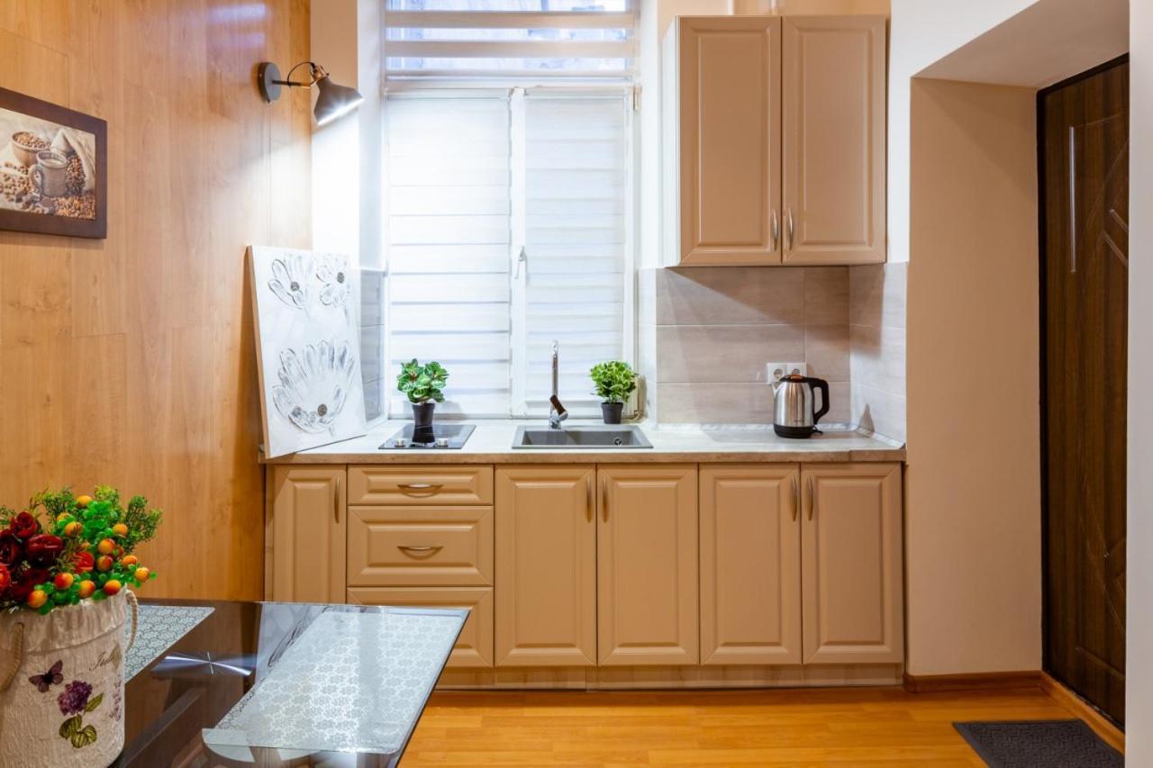 Alfa Apartments Svobody 31 Lviv Luaran gambar