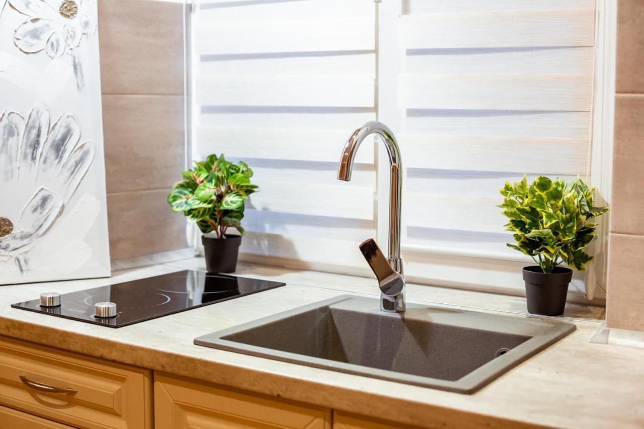 Alfa Apartments Svobody 31 Lviv Luaran gambar